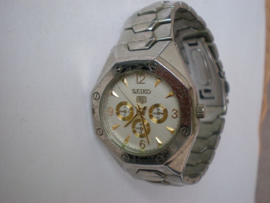 Сейко кварцов часовник