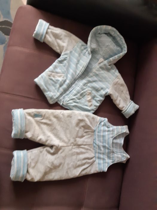 Продам демисезонный комбинезон для девочки