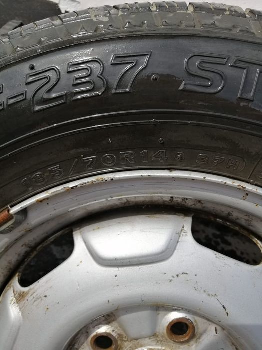 Продаю шины на авто