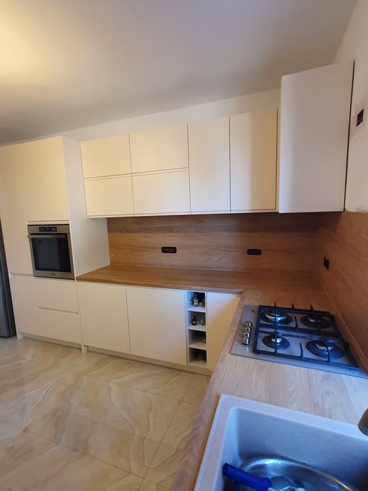 Mobila la comanda, montaj mobila