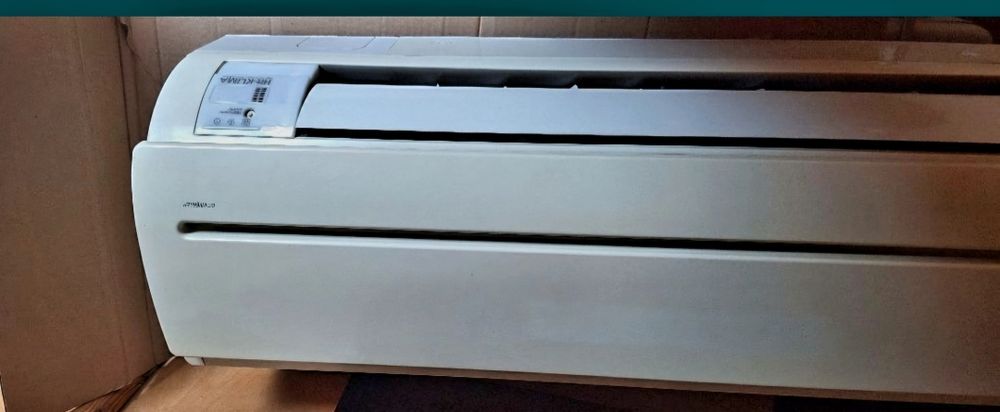 Климатик  HITACHI- инвенторен