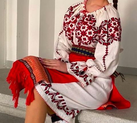 Costum Traditional Romanesc