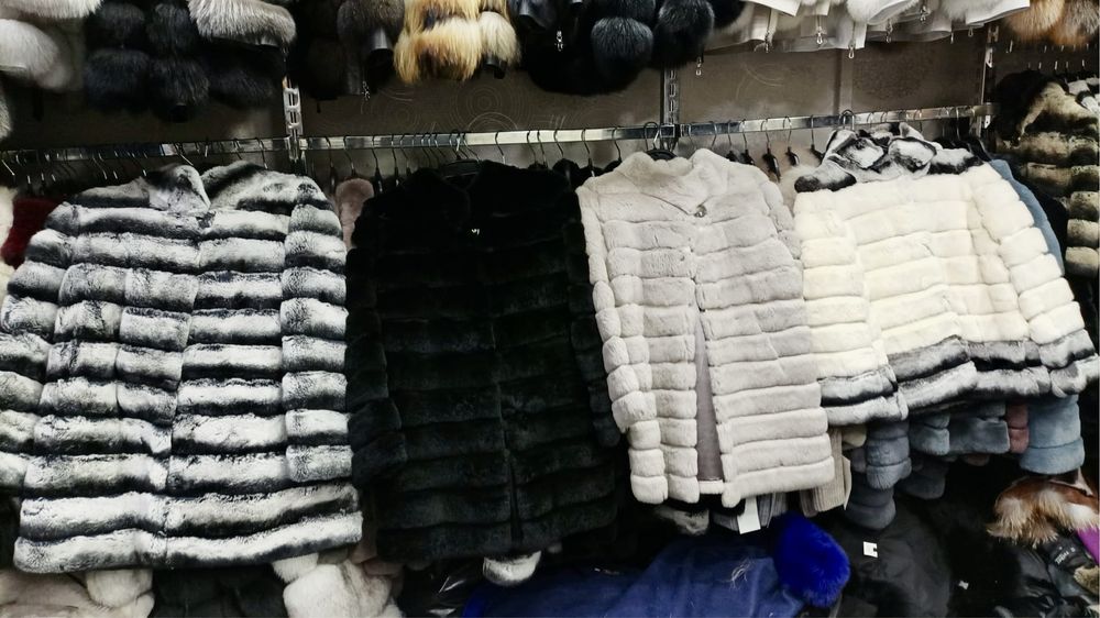 Vand haina de blana din Chinchilla-Rex toate marimile 1300 lei!!