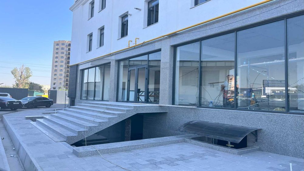 Аренда фасадного помещения на Малой Кольцевой | Большие витрины