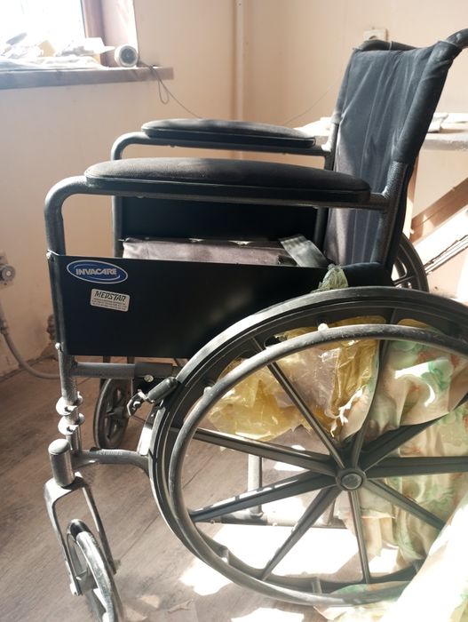 Прадаетсия инвалидни каляска