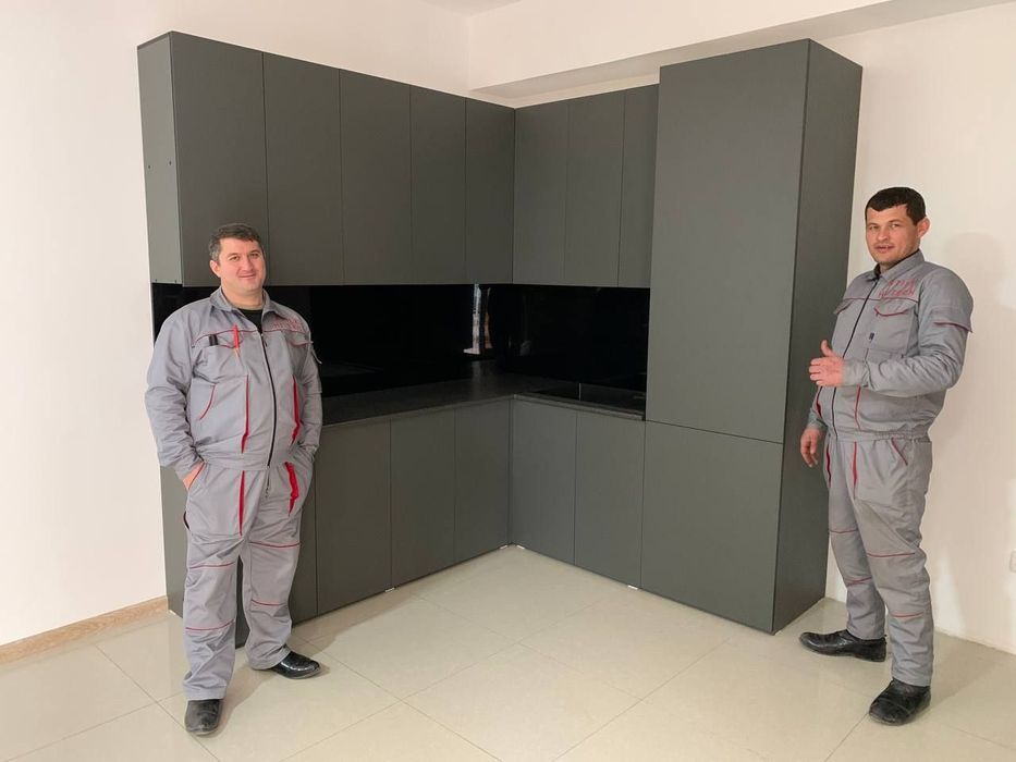 Делаем кухонную мебель установку тоже сделаем