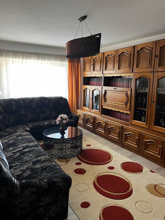 Apartament 3 camere decomandat Obcini, zona excelenta, la cheie