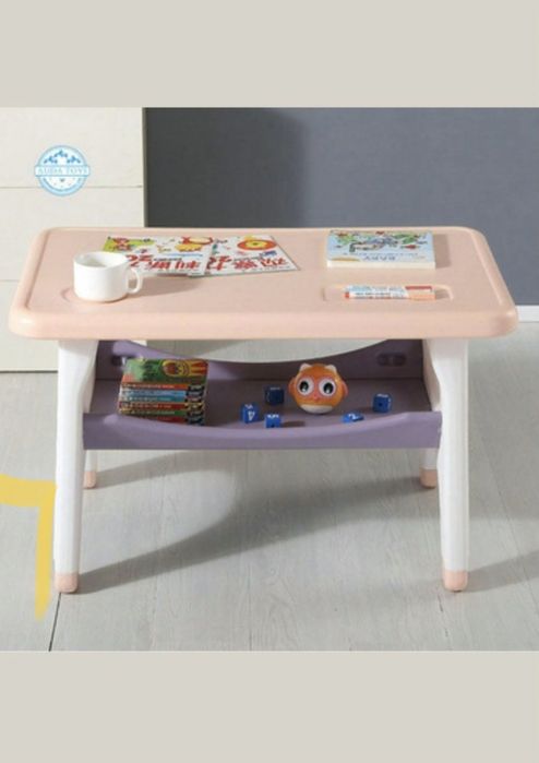 Стол детский с двумя стульями