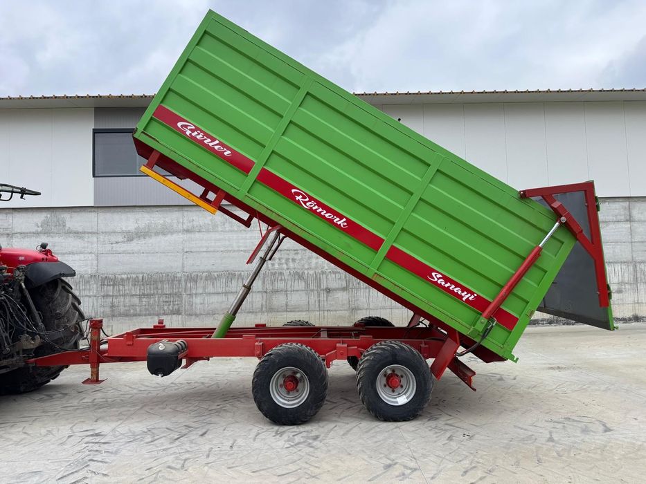 Продавам ремаркета за трактор