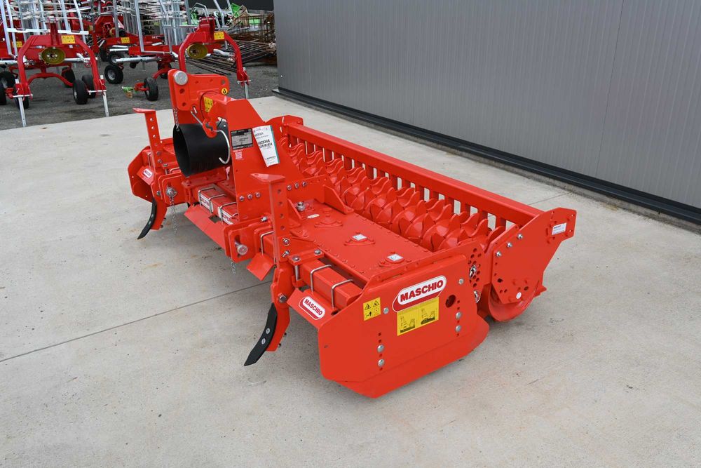 Grapa rotativa DELFINO SUPER 2500 cu tavalug packer - Maschio Gaspardo