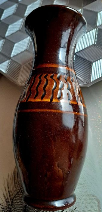 Масивна декоративна ваза