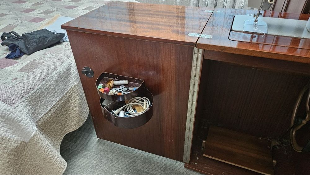 Швейная машинка Чайка