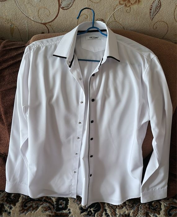 Продаю белые рубашки