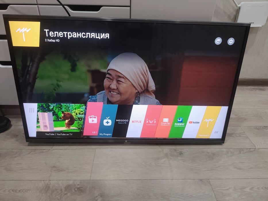 Телевизор LG Смарт 108см диагональ