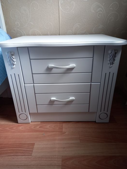 Продаю спальный горнитур