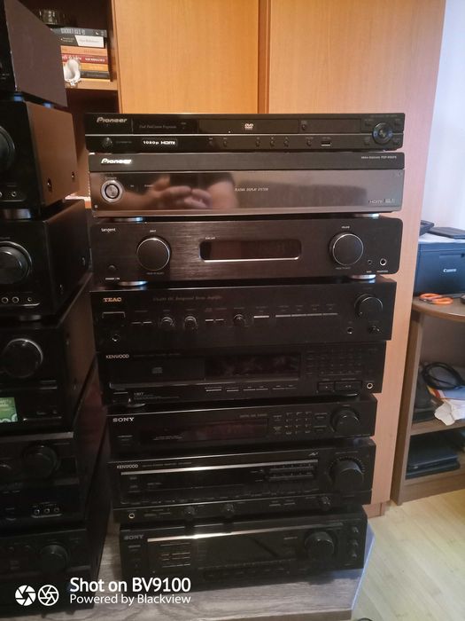 Vand aparatura electronica: amplificatoare, receiver, tuner, cd