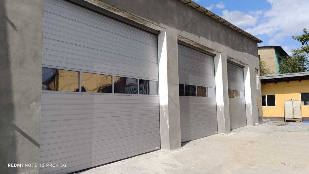 Промышленные секционные ворота