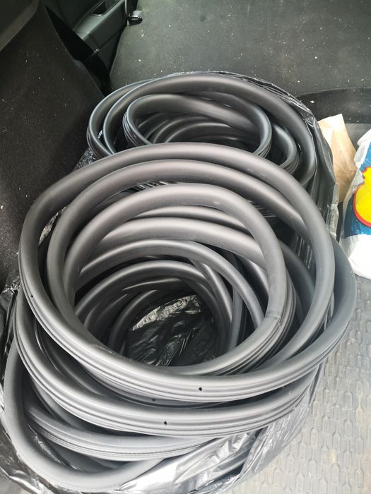 Chedere uși spate Duster 2018-2024 noi, originale