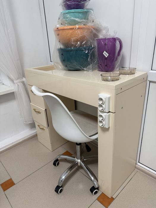 Продам визажный стол