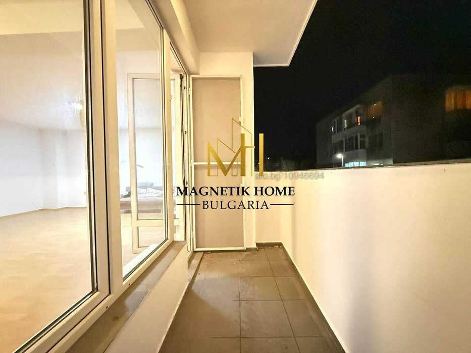 Просторен НЕОБЗАВЕДЕН тристаен до у-ще Иван Вазов в ж.к. Възраждане