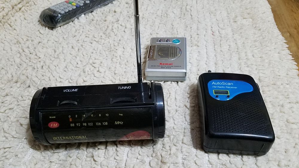 Радио транзистори на батерии..само най-големия остана