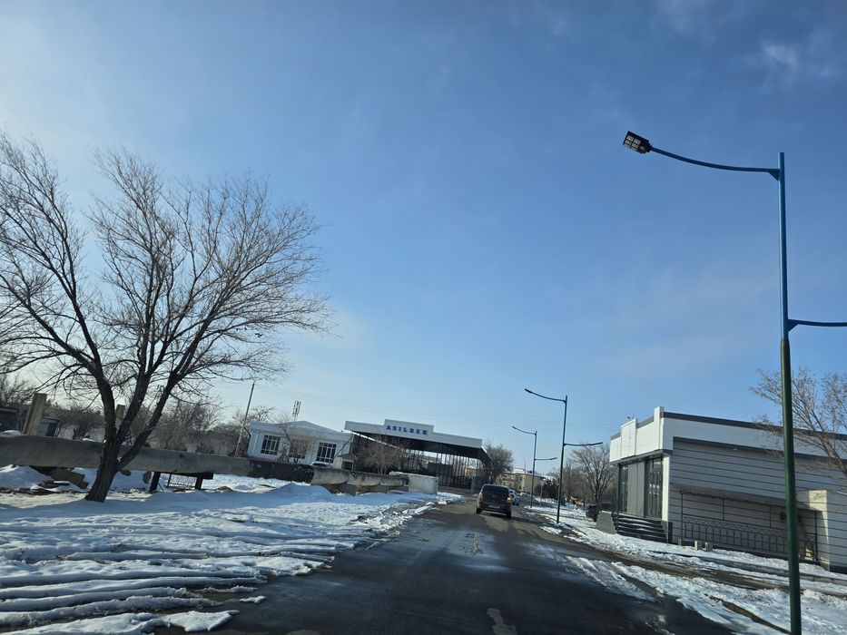 Noturar bino sotiladi