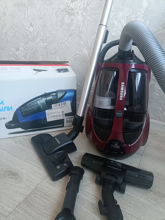 Пылесос Samsung новый, мощный