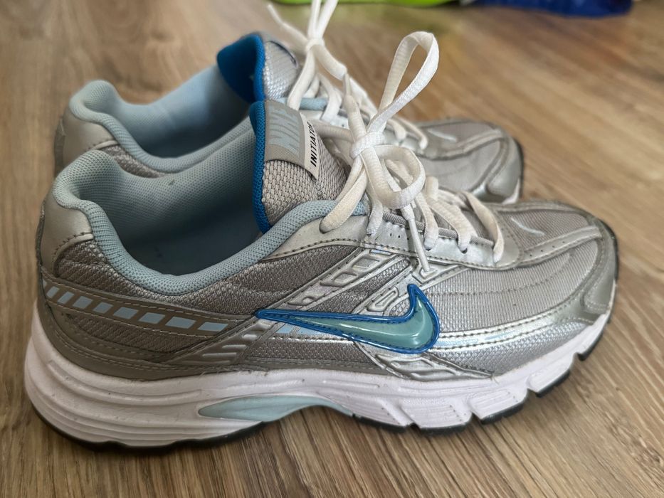 Дамски обувки Nike Initiator 37.5 сиво/сребристо/синьо