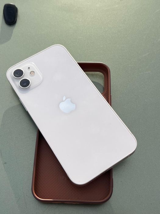 Айфон 12/128gb.