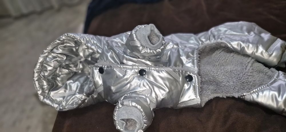 Продам комбинезон для собаки