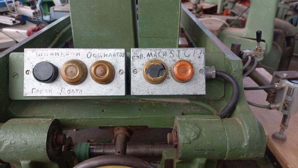 четири шпинделна  осцилираща машина -ITALY