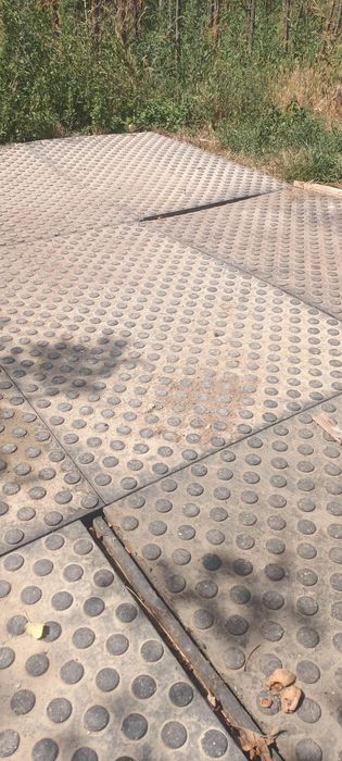 Placi din cauciuc antiderapant pt pardoseli exterioare/interioare