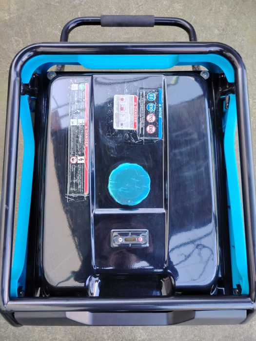 Бензинов монофазен генератор.