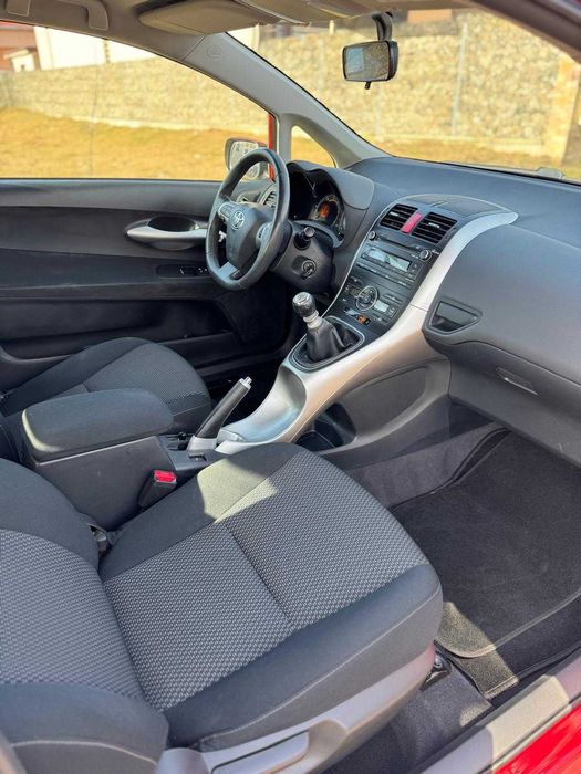 Toyota  Auris  2010, Diesel