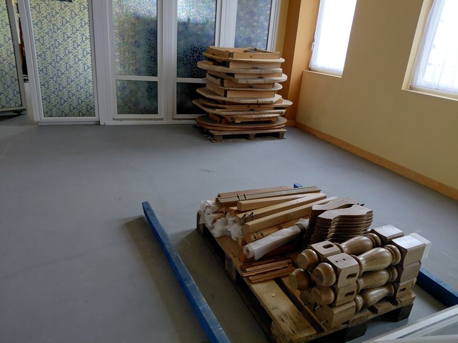 Vând blaturi ieftine pentru mese și componente pentru scaune, incomple