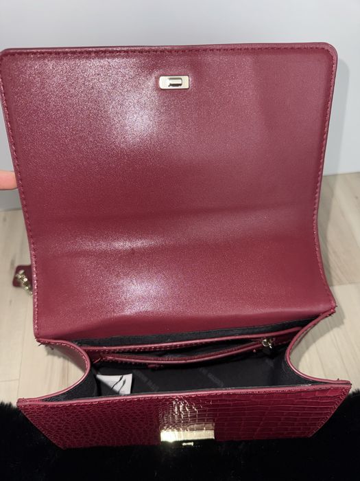 Steve Madden червена чанта със златно лого