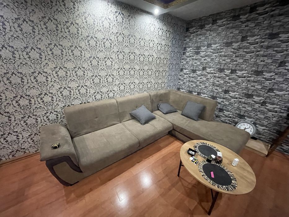 Продавам ъглов диван