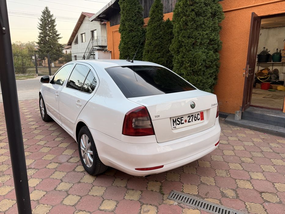 SKODA Octavia 2011 — imagine 4