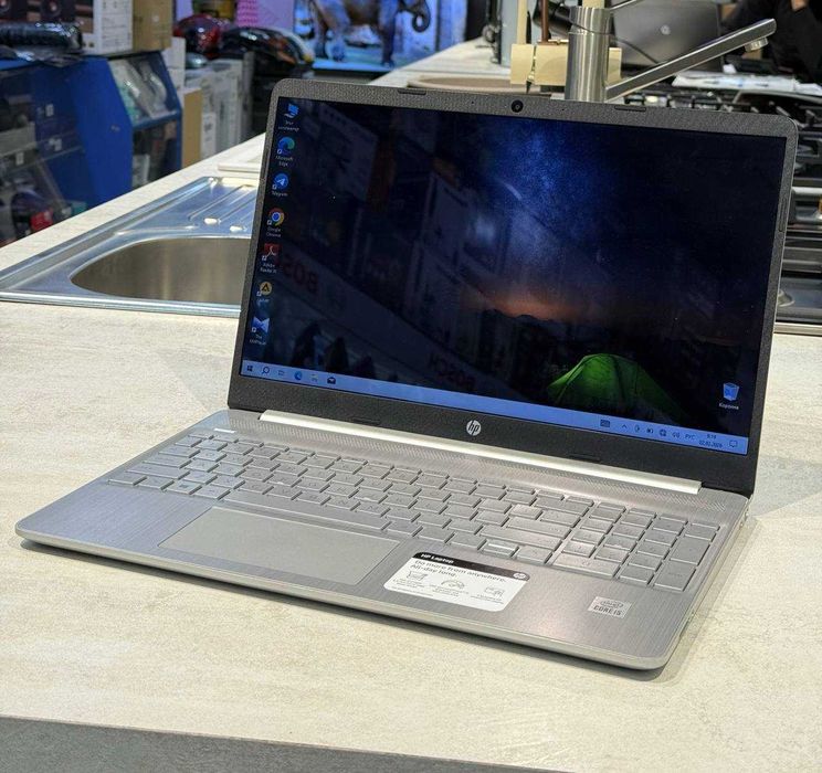 HP Laptop i5-1035G1 8/256 15'6 FHD Touch