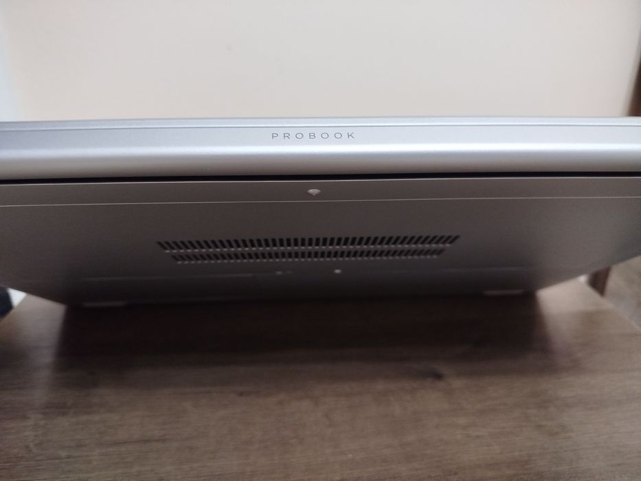 Продается ноутбук hp i5-8250U; 17" (probook)