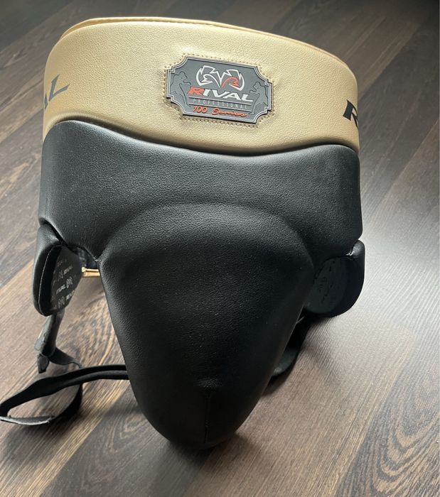 Боксов протектор за слабини Rival