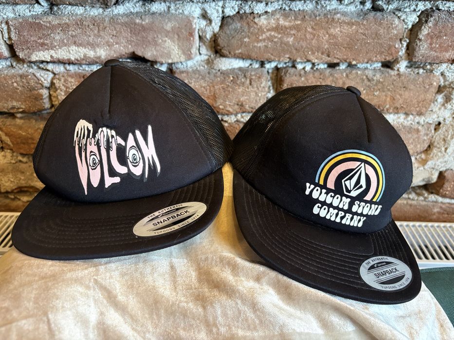 Шапка с козирка Volcom