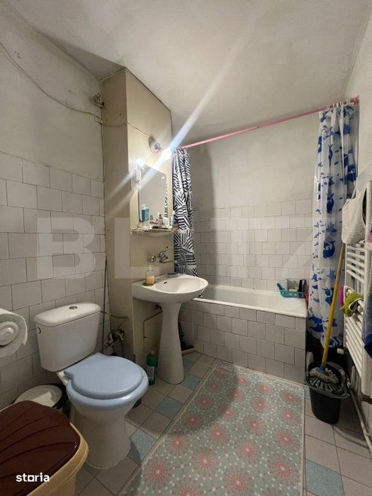Apartament cu 3 camere, decomandat, zona micro 3