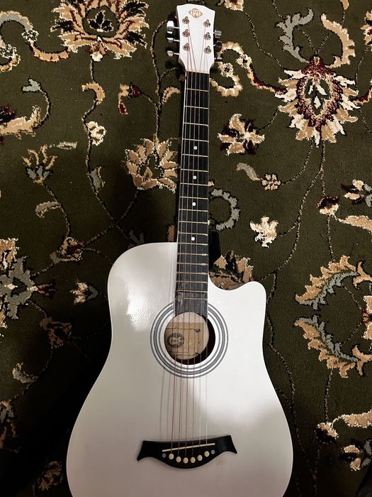 Гитара жақсы күйде срочно