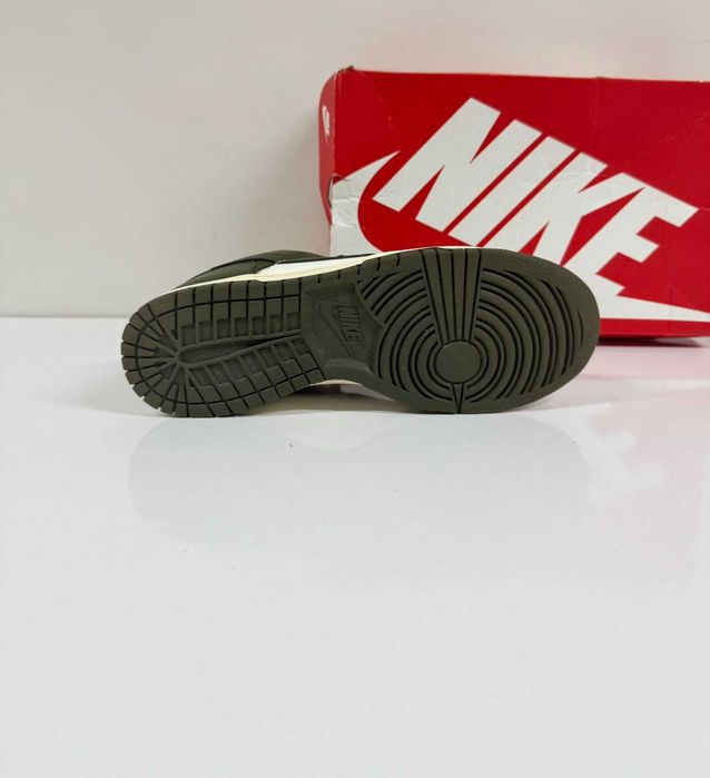 Nike Dunk Low Retro Pale Ivory