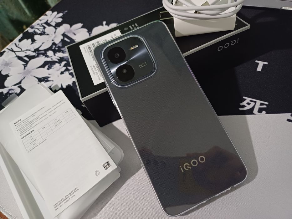 Продам Iqoo Z9x полностью новый