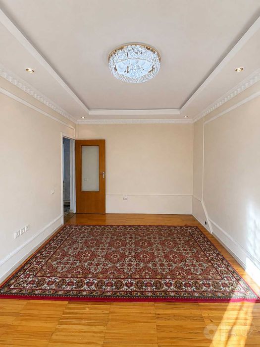 Гунча, Беруний кўчаси - катта квартира (100 M²) без маклера, метро ёни