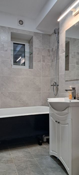 Inchiriez pe termen lung apartament 2 camere  recent renovat  utilat cplet