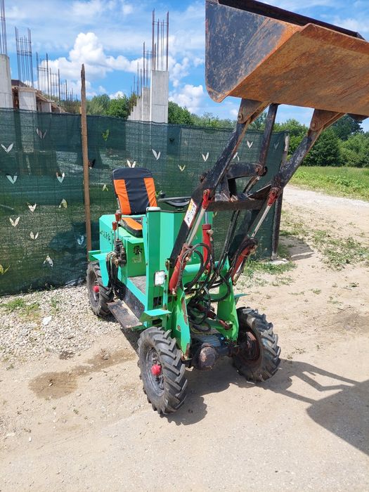 Vând MiniÎncarcator electric 4×4 din 2022 baterie Li-Ion 100Ah noua
