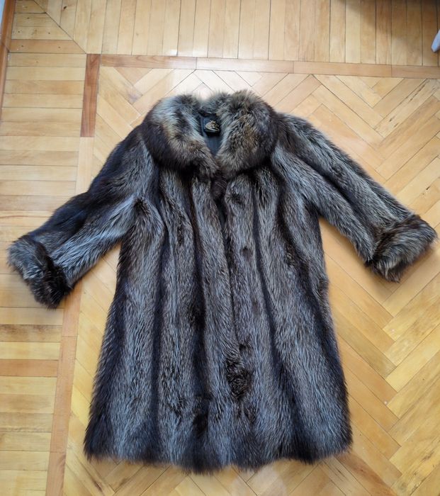 Шуба енот натуральный